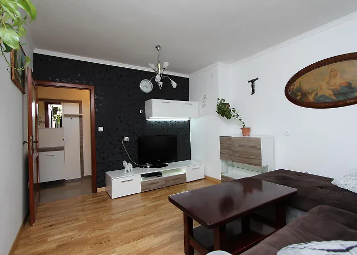 Idyllisches Apartment Nahe Dem Zentrum Und Strand Von Rovinj